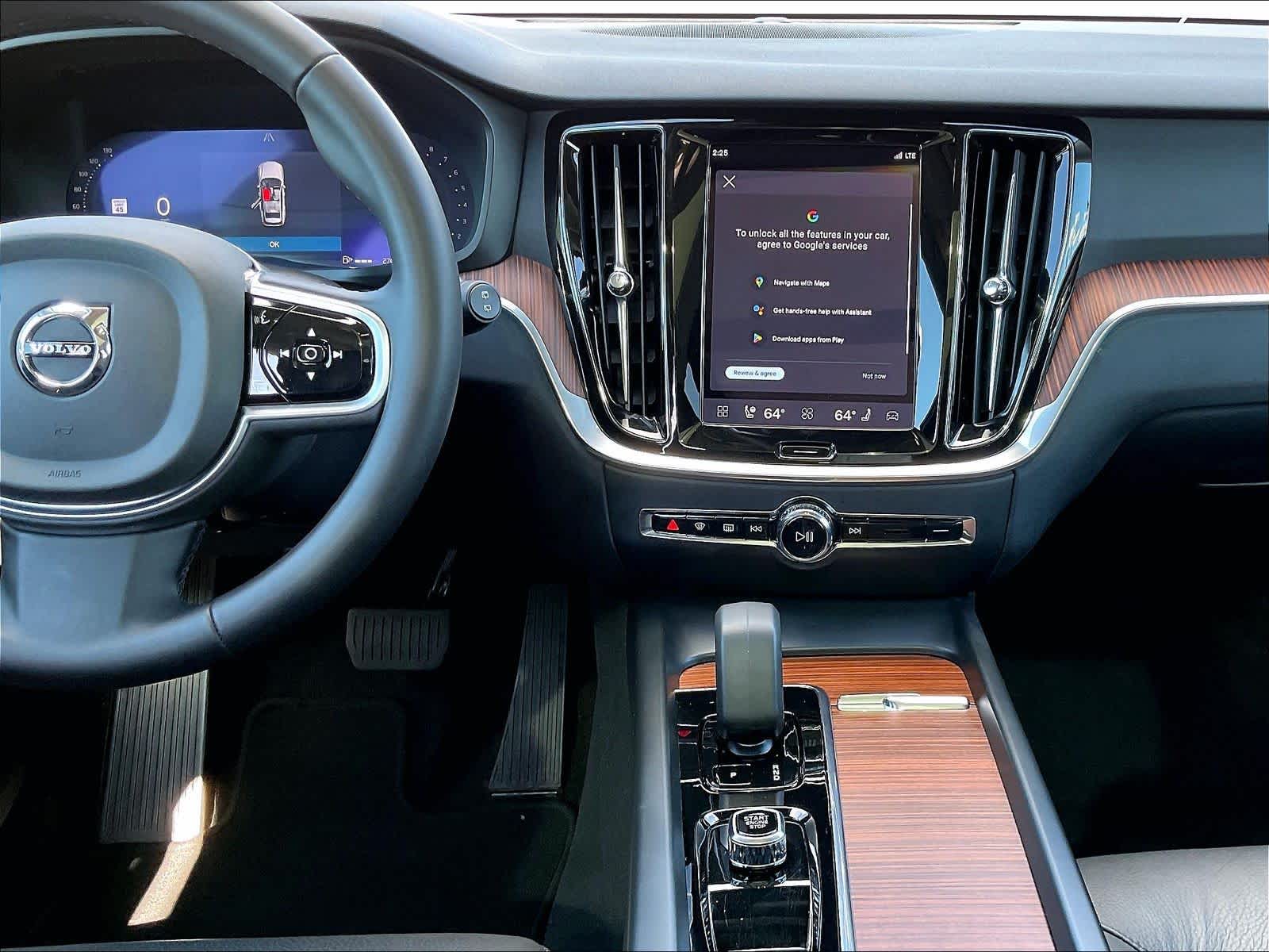 2025 Volvo V60 Cross Country Plus photo 6