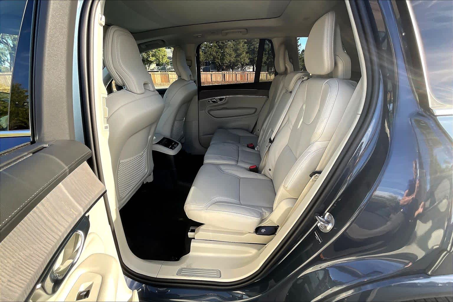 2026 Volvo XC90 Ultra - Photo 12