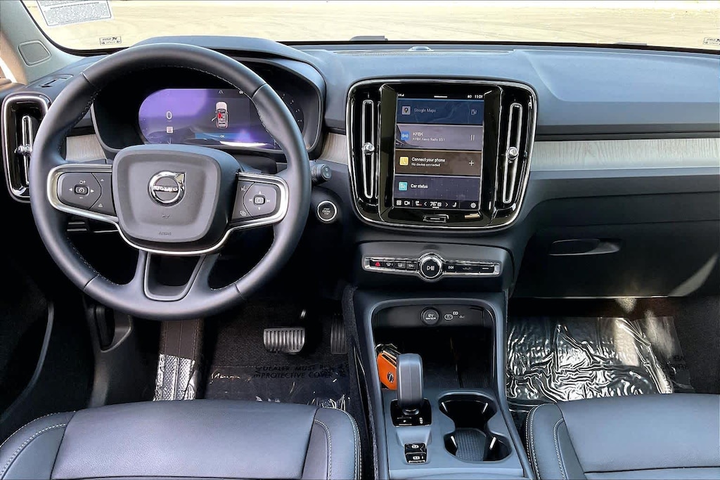 Used 2025 Volvo XC40 B5 Core Bright Theme SUV