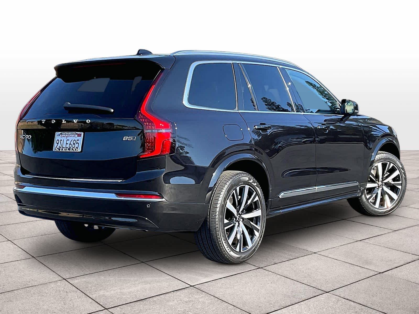 2025 Volvo XC90 Core - Photo 14