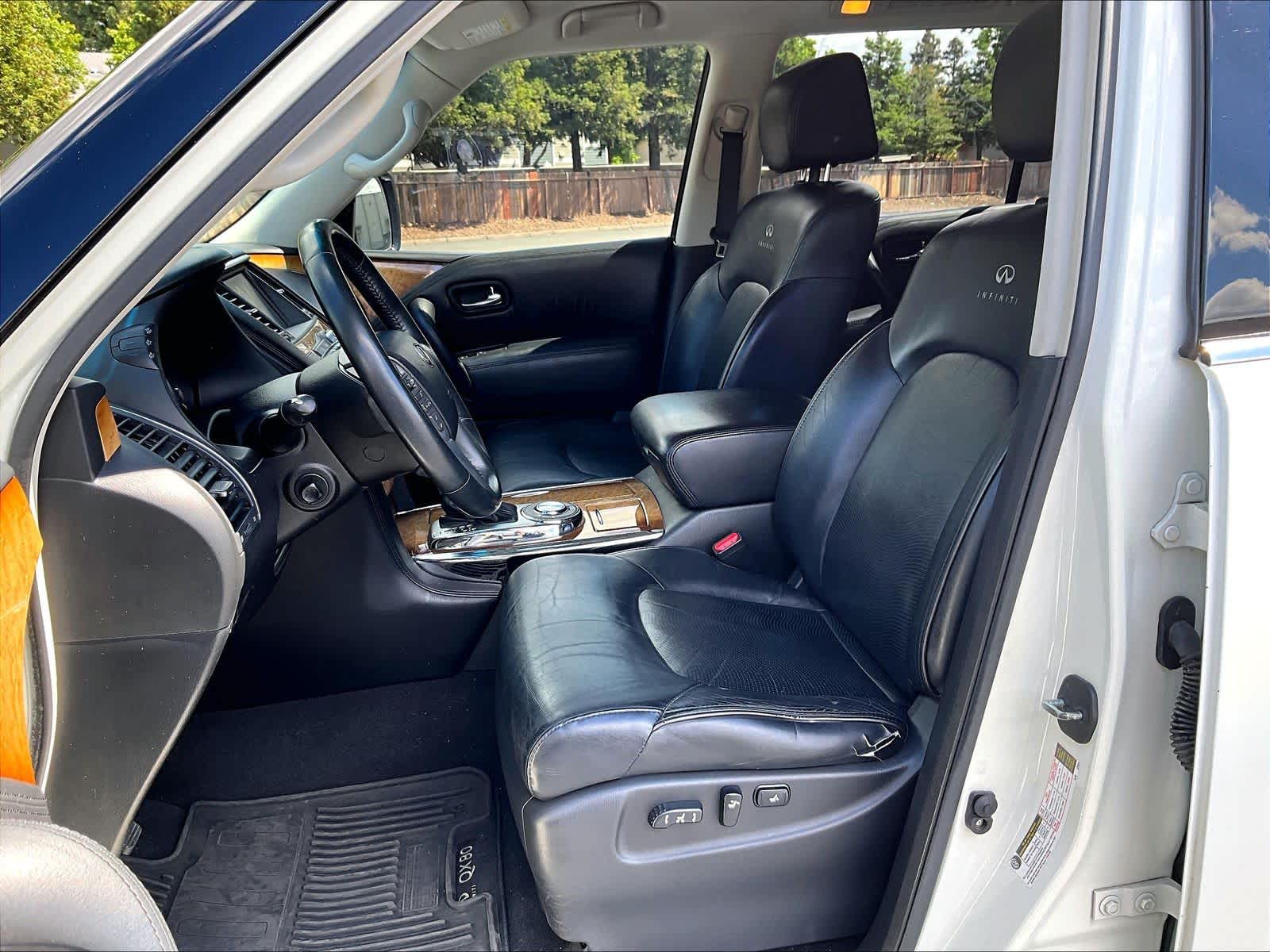 2014 INFINITI QX80 photo 4