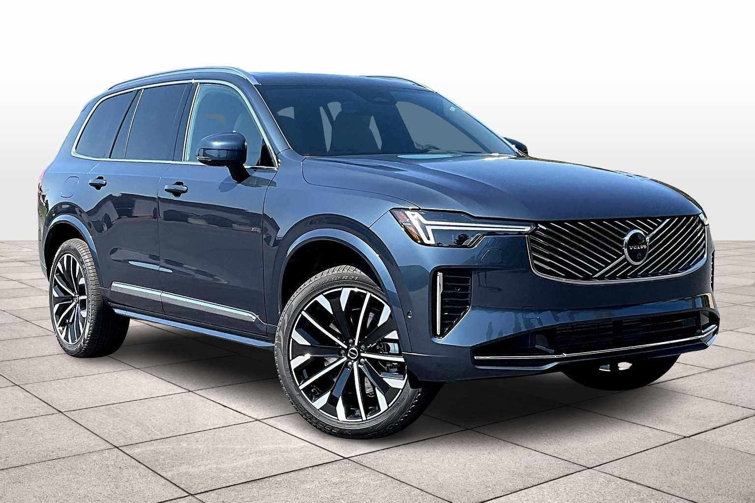 2026 Volvo XC90 T8 photo 2