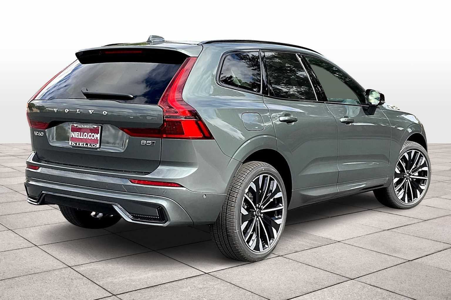 2026 Volvo XC60 B5 photo 3