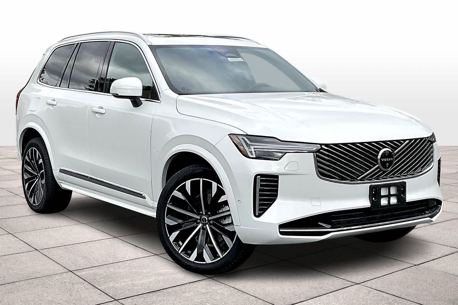 2026 Volvo XC90 Plus photo 2