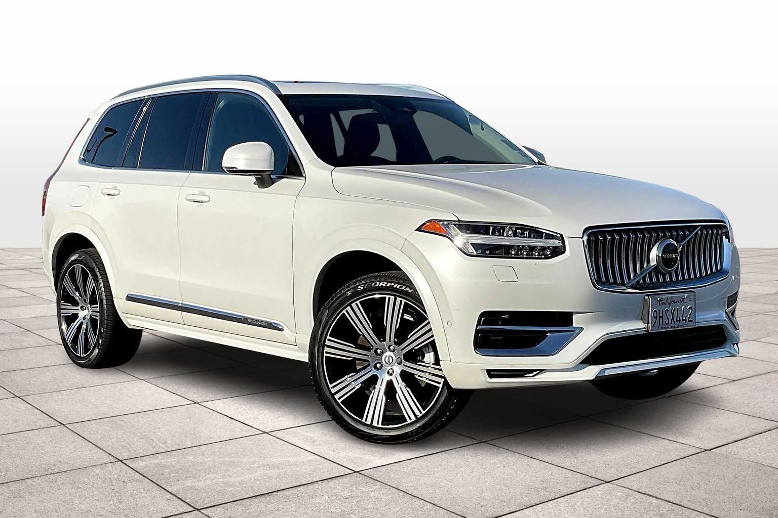 2024 Volvo XC90 Recharge Plus T8 photo 2