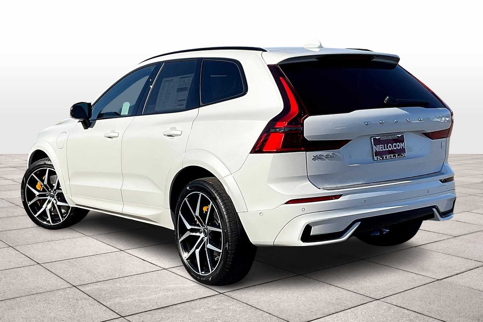 2026 Volvo XC60 T8 Polestar photo 3