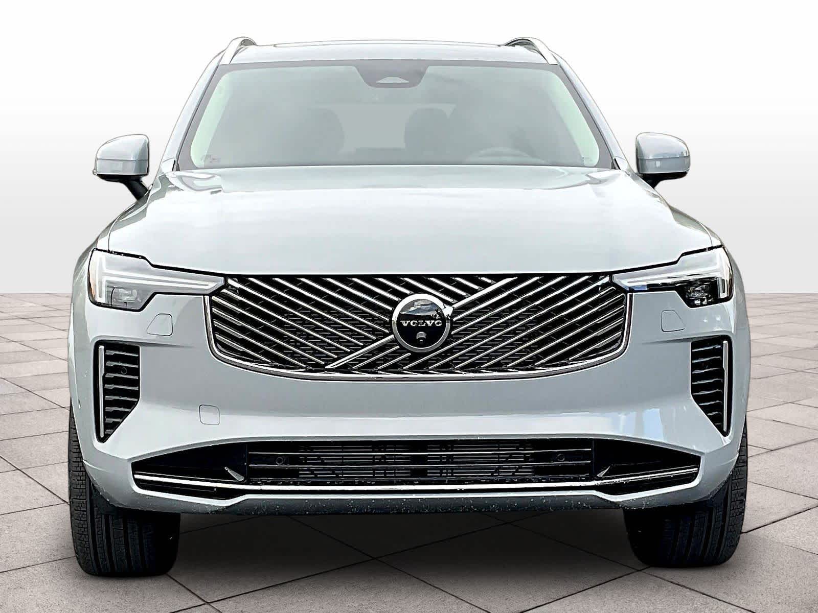 2026 Volvo XC90 B5 Plus 7-Seater photo 4