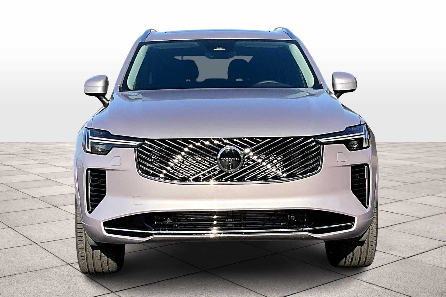 2026 Volvo XC90 B5 Plus 7-Seater photo 4