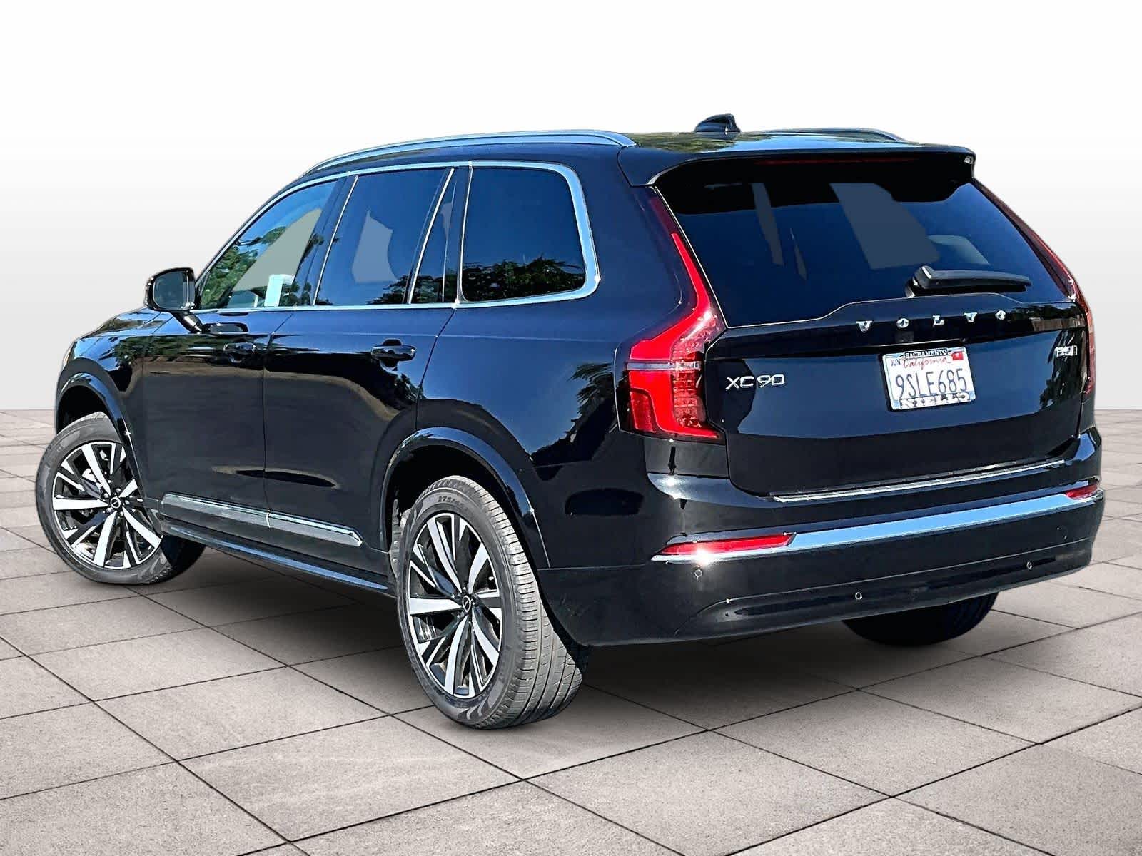 2025 Volvo XC90 Core - Photo 12