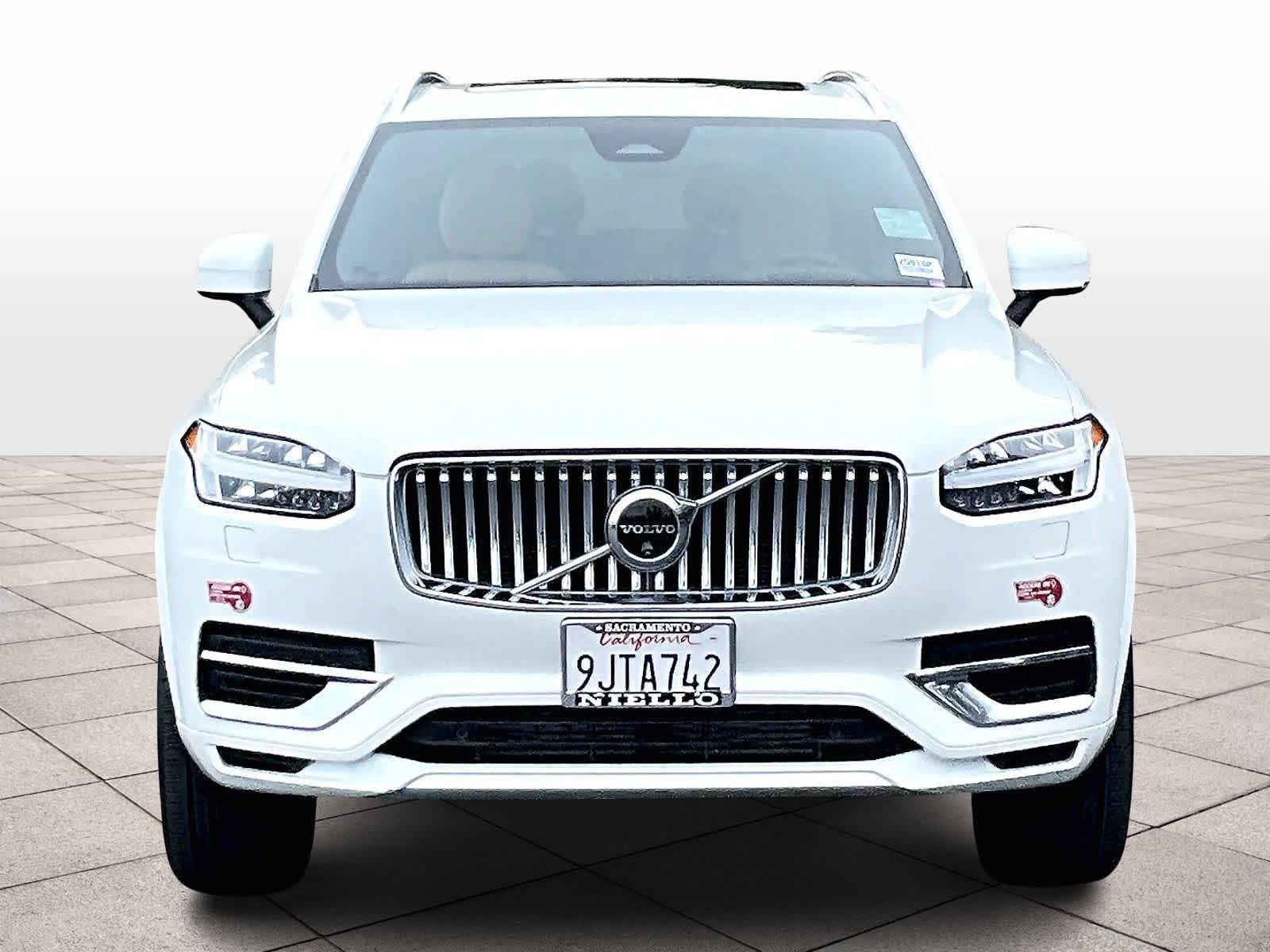 2024 Volvo XC90 Recharge Plug-In Hybrid Ultimate Bright Theme photo 2