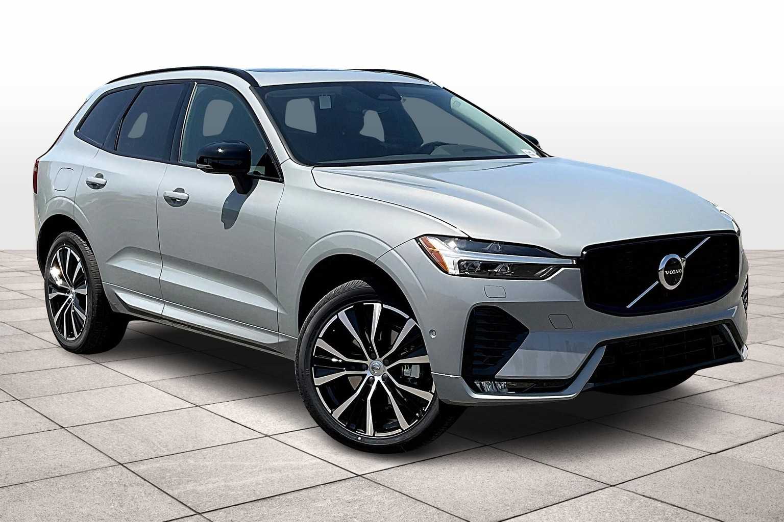 2025 Volvo XC60 B5 Plus photo 2