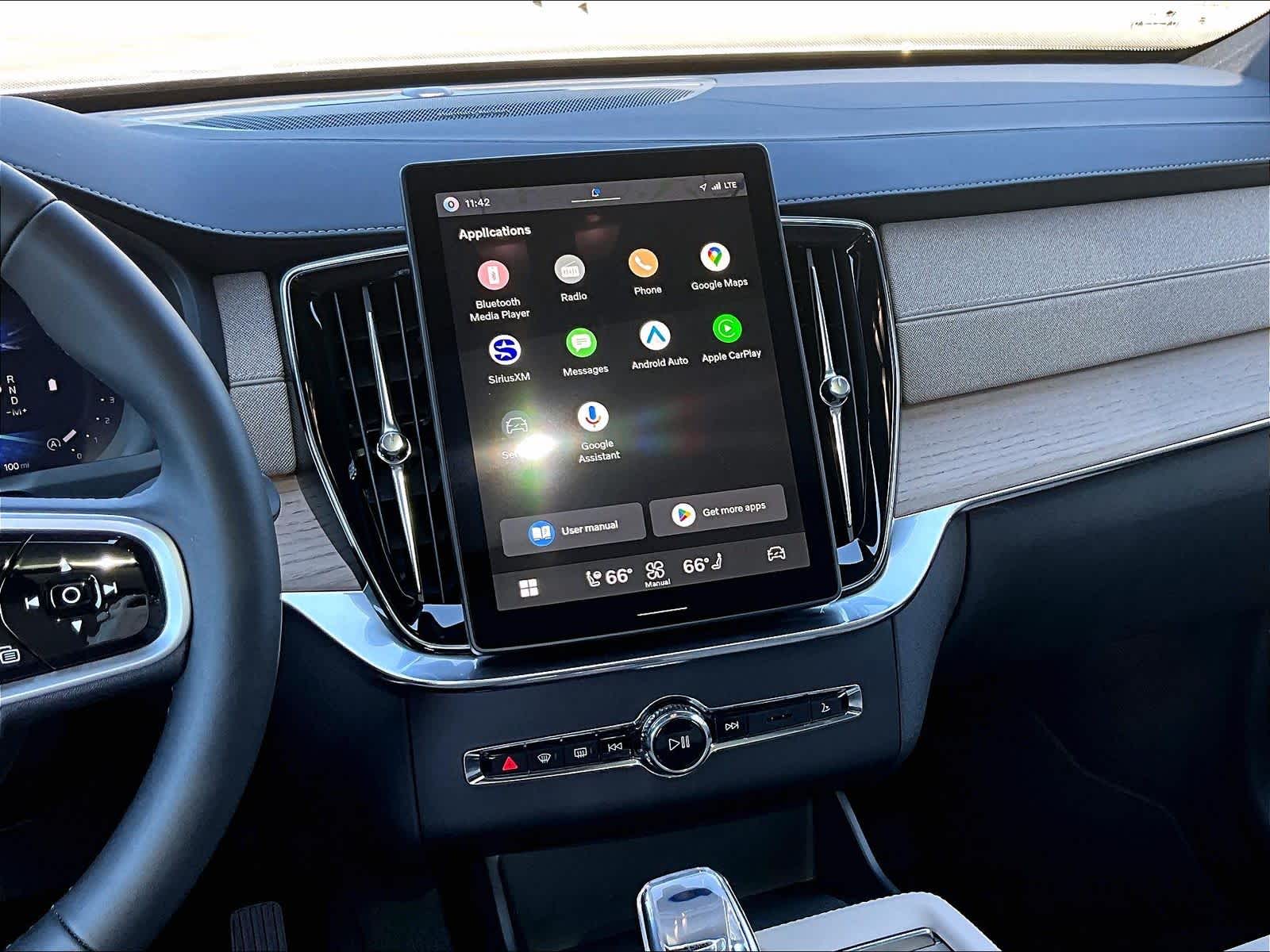 2026 Volvo XC90 Plus photo 6