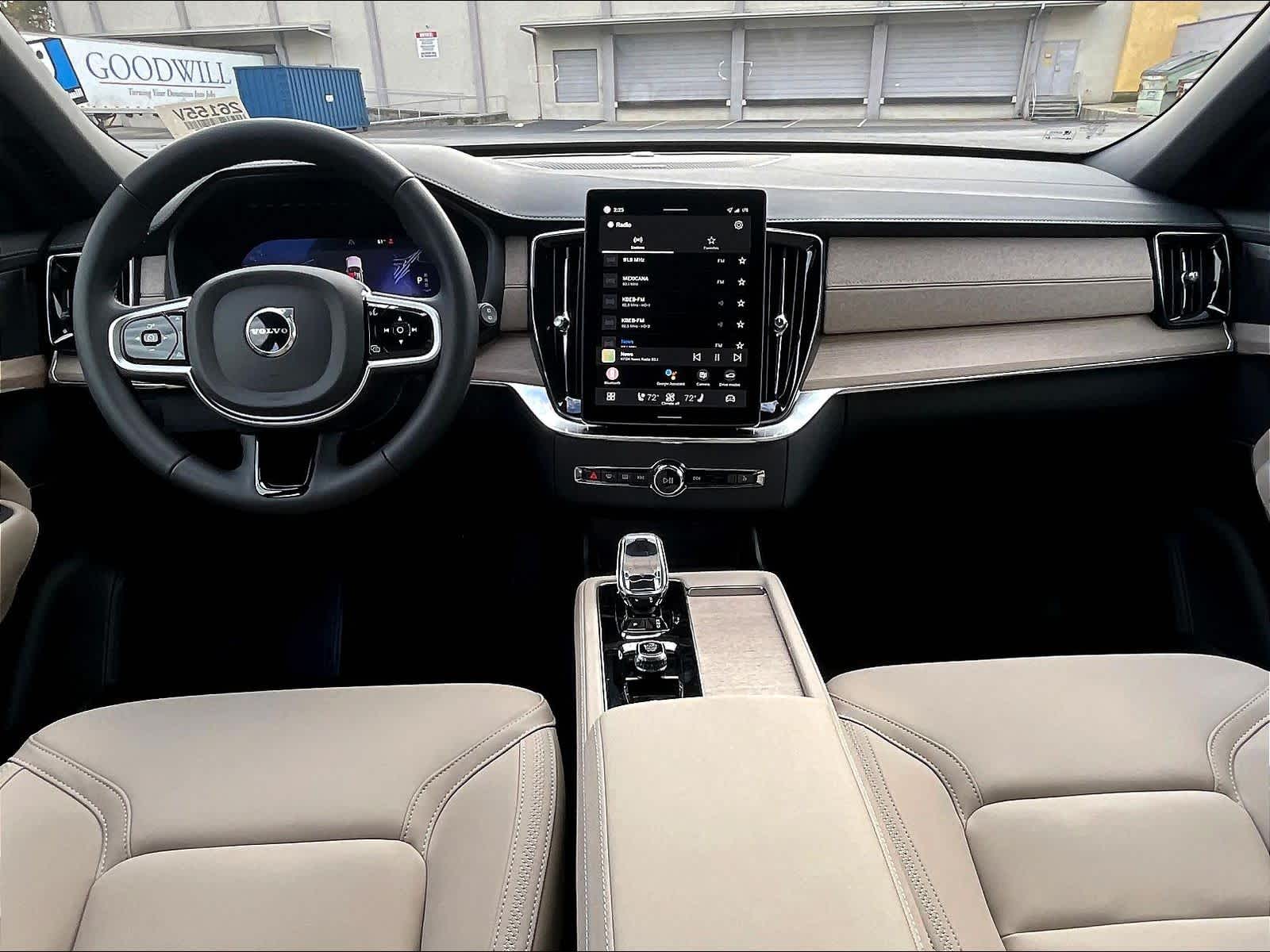 2026 Volvo XC90 B6 Plus 7-Seater photo 6