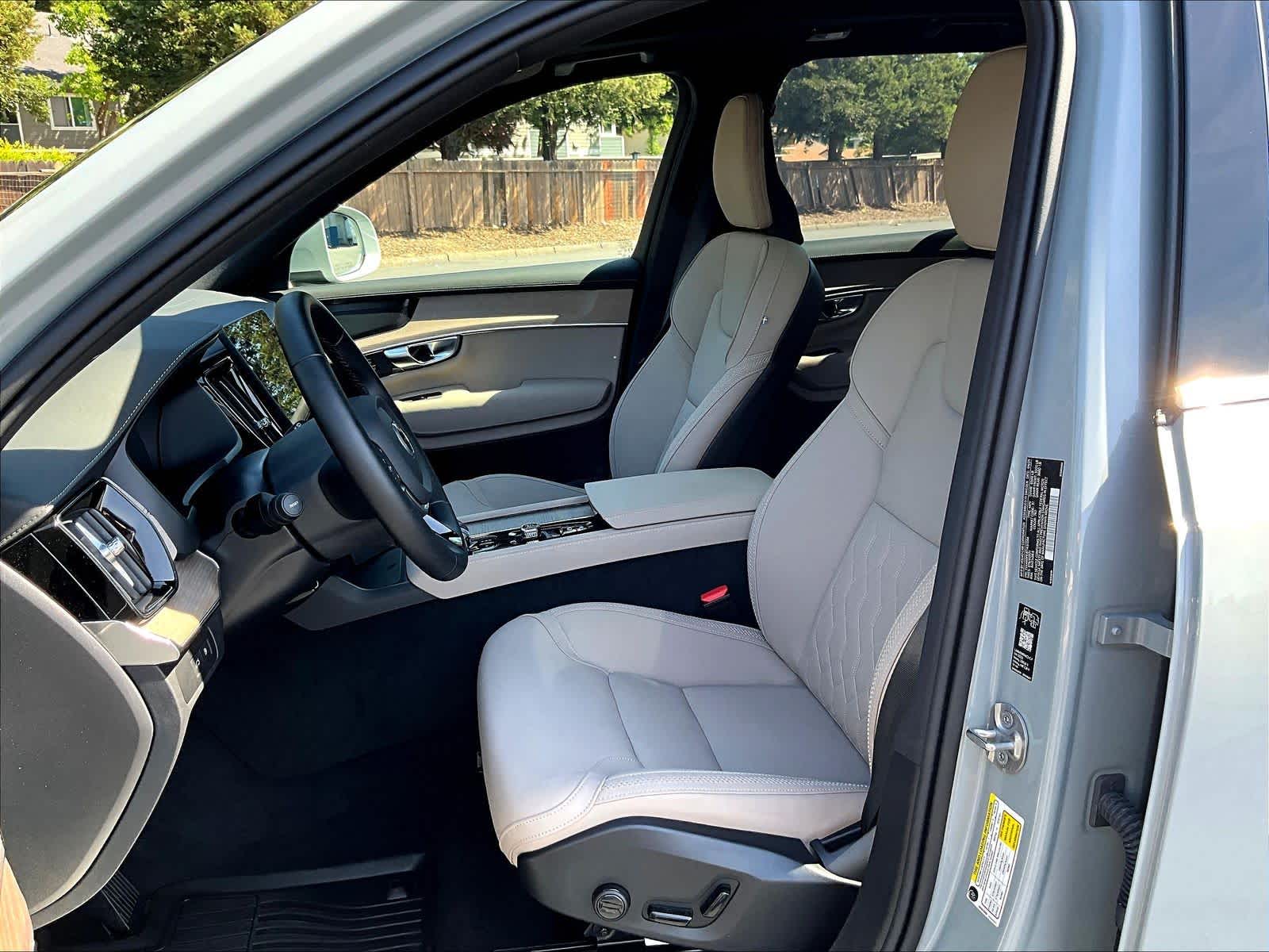 2026 Volvo XC90 Plus - Photo 27