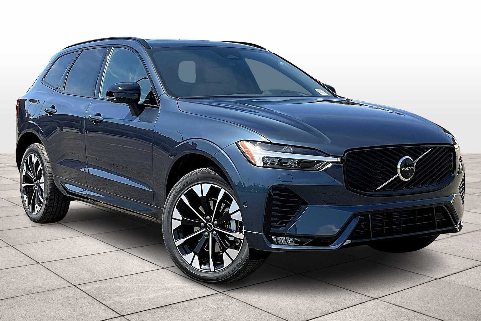 2026 Volvo XC60 B5 Plus photo 2