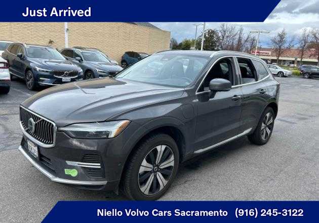 2023 Volvo XC60 Plus's photo