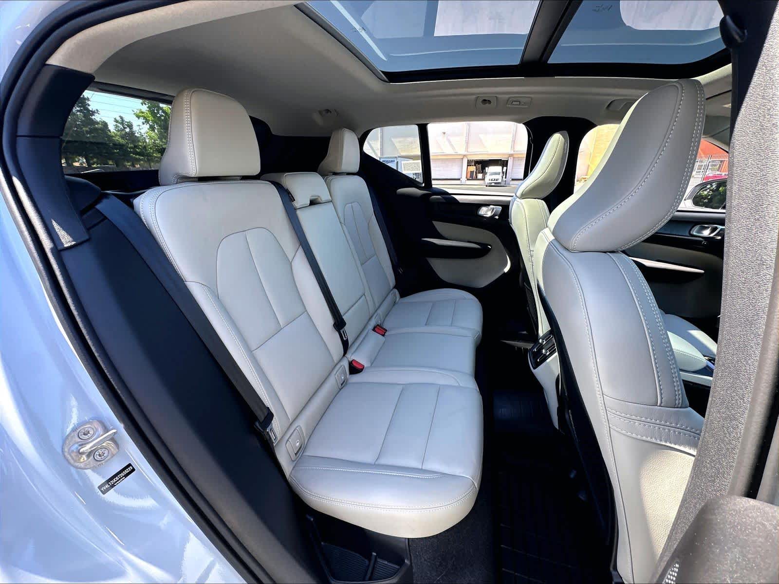 2026 Volvo XC40 Plus - Photo 29