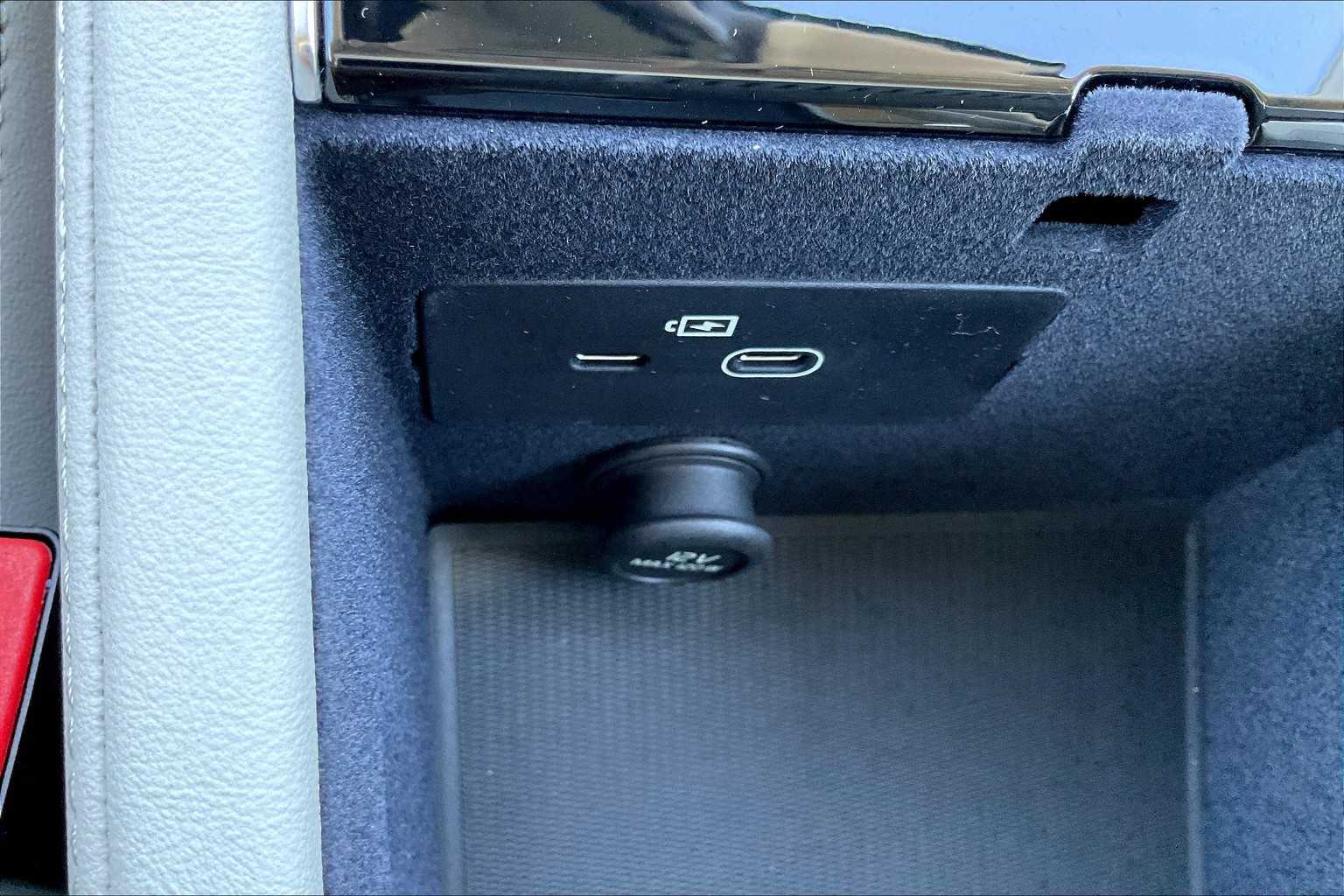 2026 Volvo XC90 Ultra - Photo 23