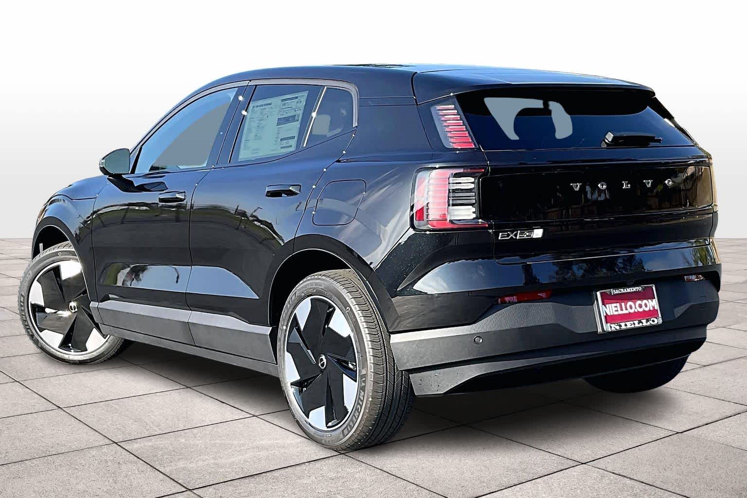 2025 Volvo EX30 Plus photo 3