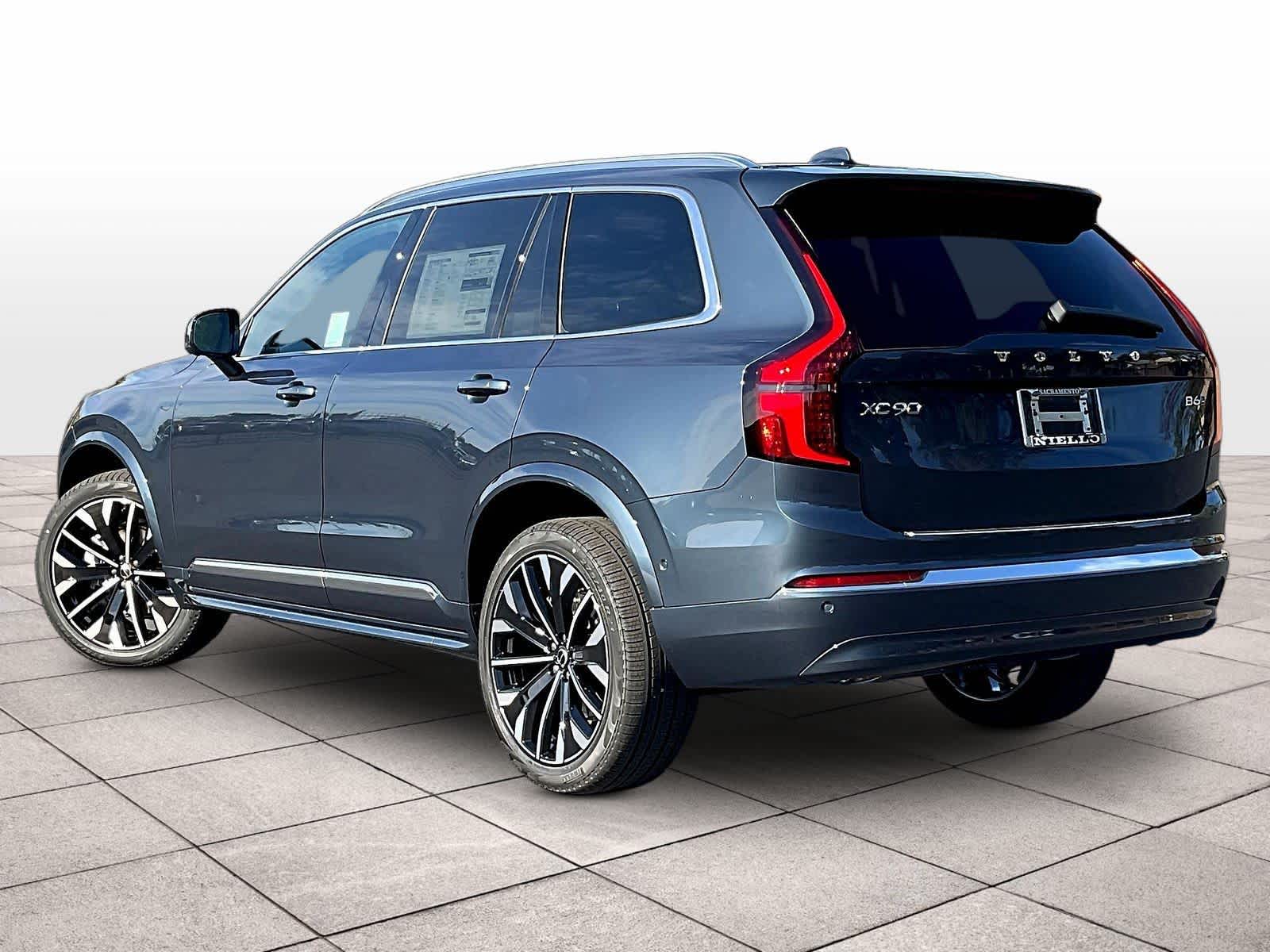2026 Volvo XC90 B6 Plus 7-Seater photo 2
