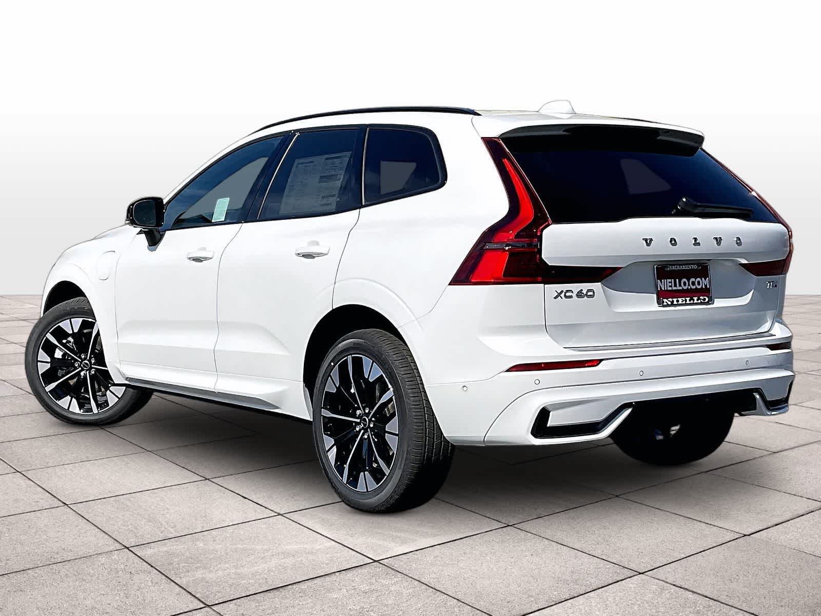 2026 Volvo XC60 plug-in hybrid T8 Plus photo 2