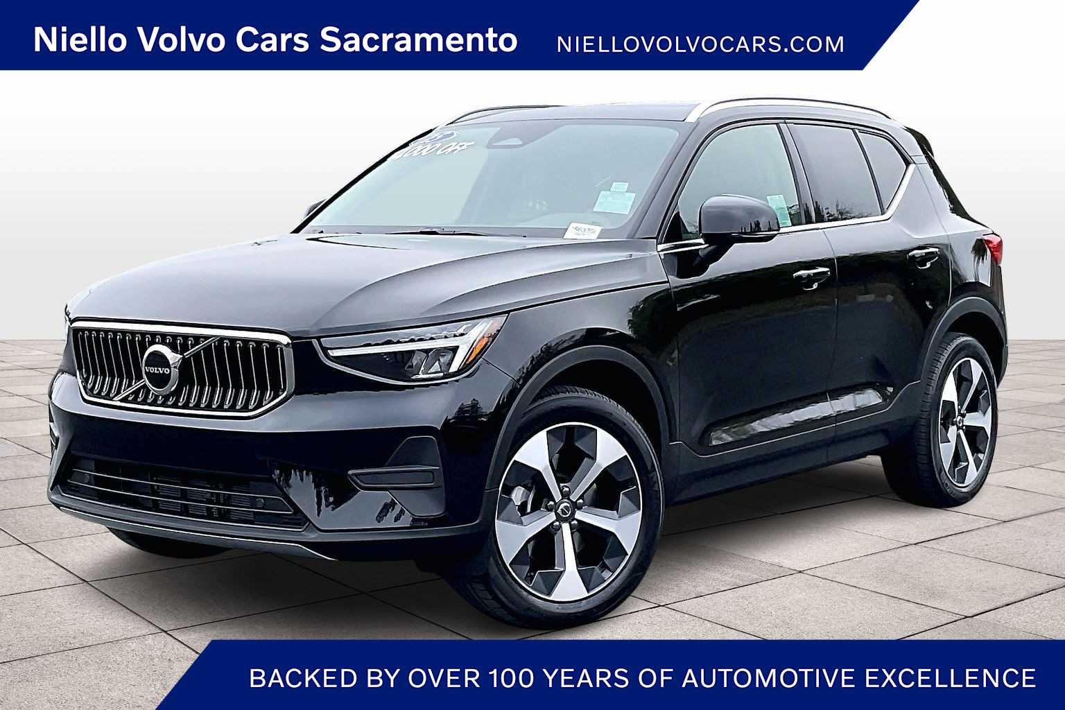 2025 Volvo XC40 Core