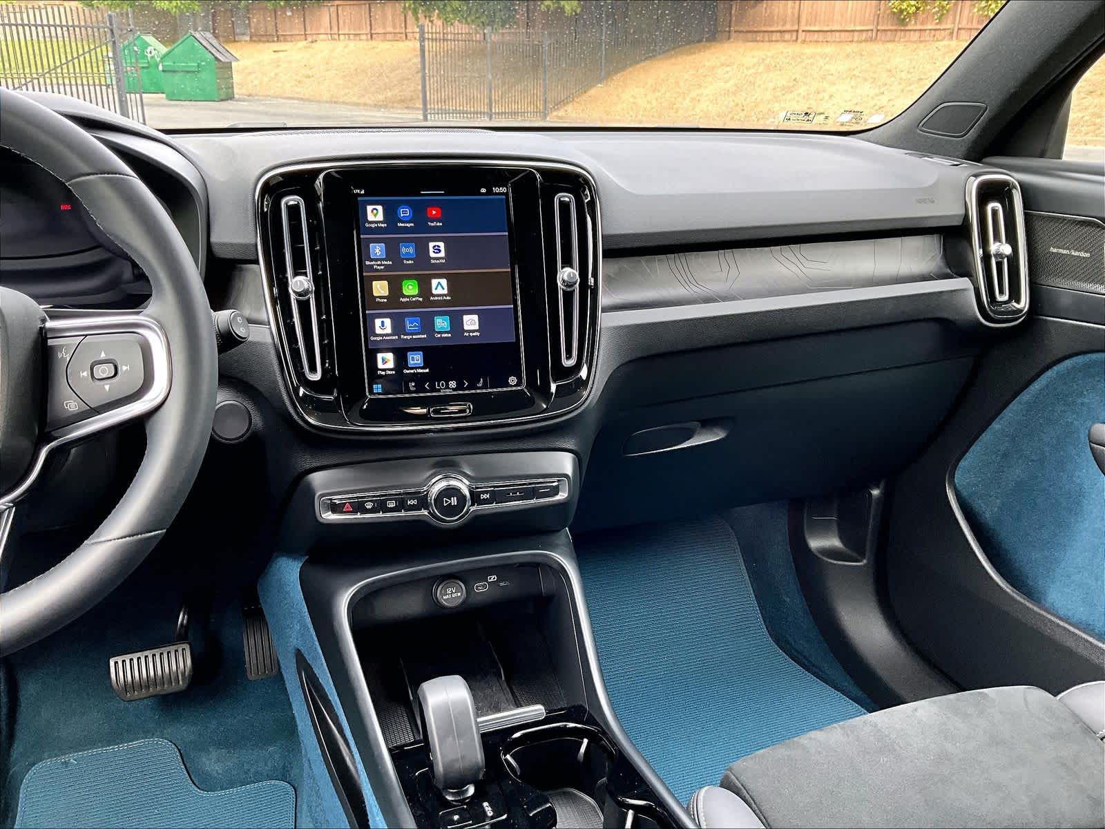 2023 Volvo XC40 Recharge Pure Electric Ultimate photo 6