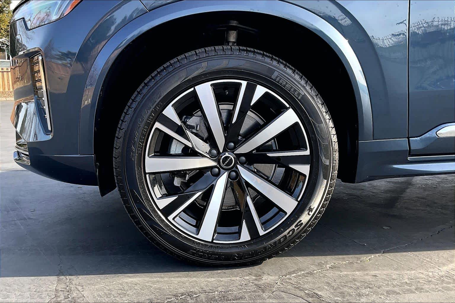 2025 Volvo XC90 Core - Photo 10