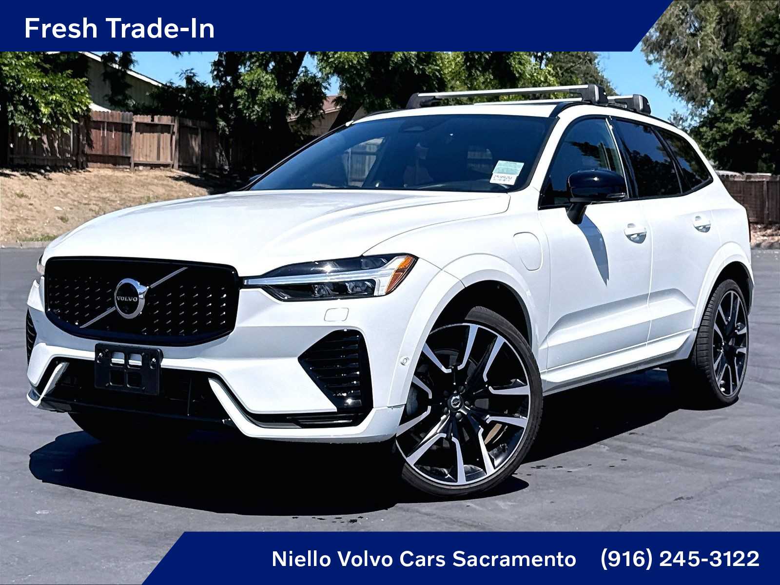 2025 Volvo XC60 T8 Ultra Dark AWD's photo