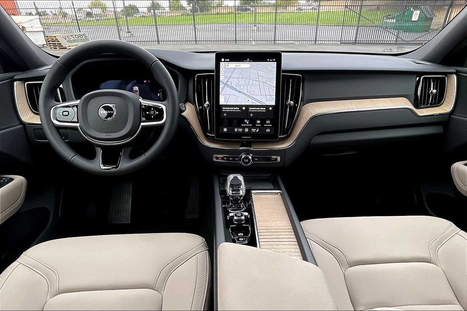 2026 Volvo XC60 plug-in hybrid T8 Plus photo 6