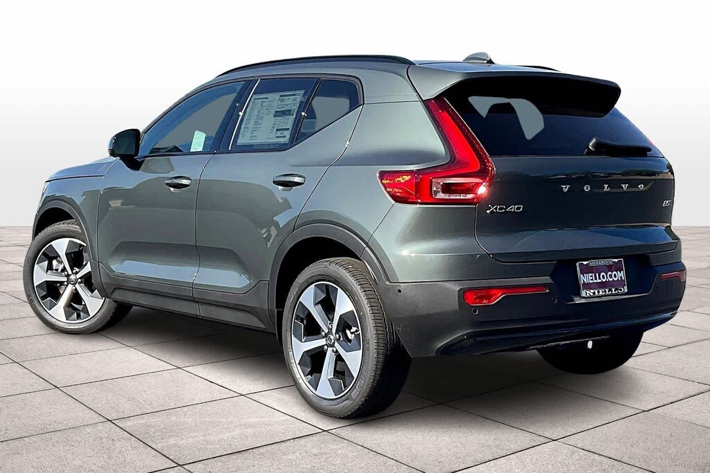 New 2026 Volvo XC40 B5 Plus SUV
