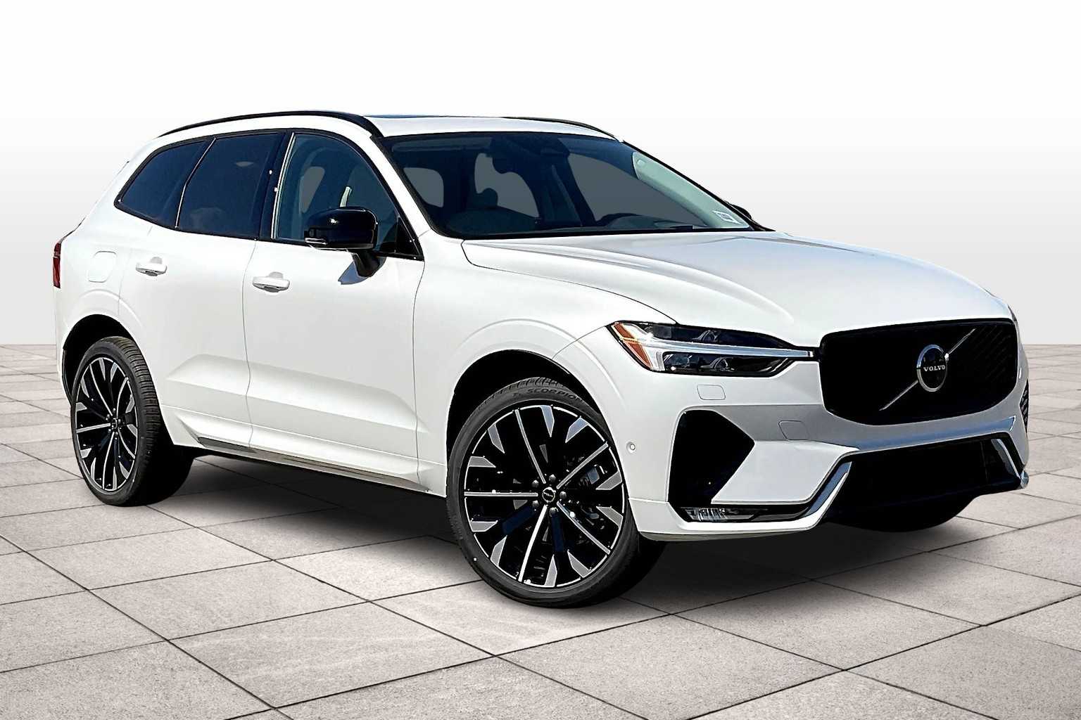 2026 Volvo XC60 B5 photo 2