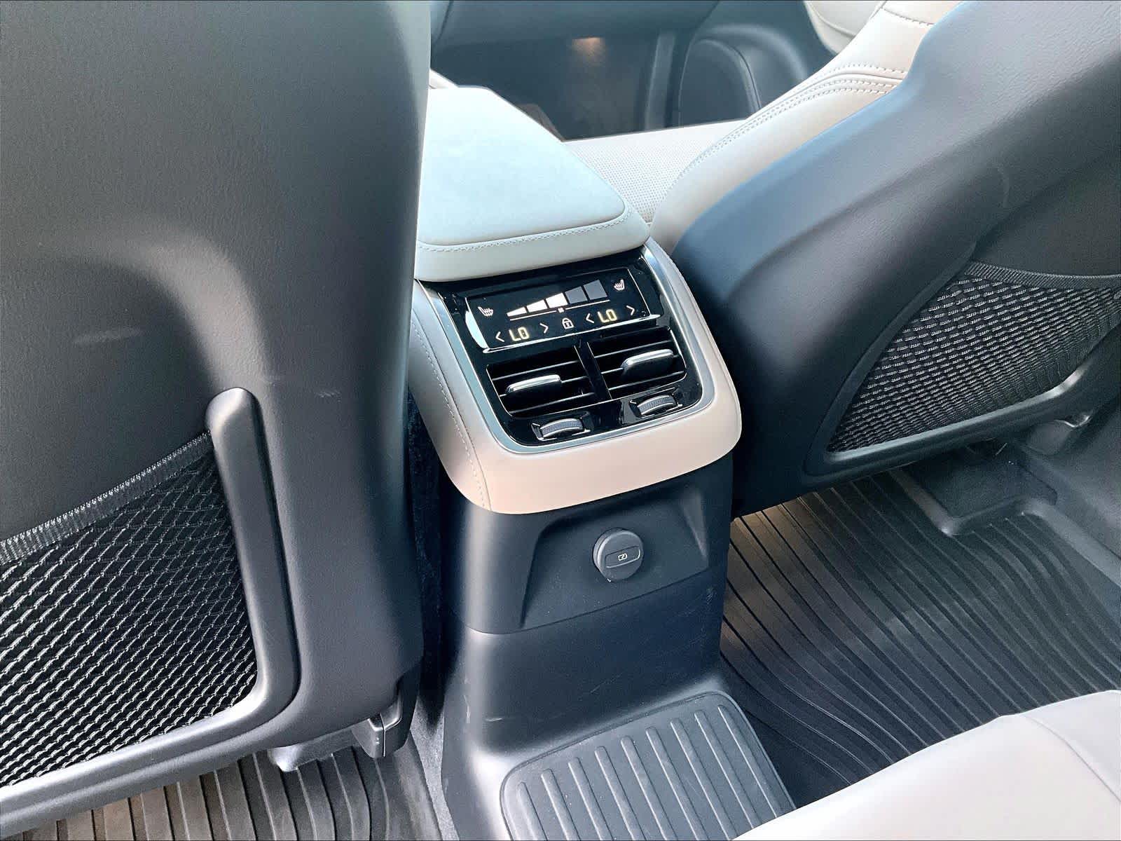 2026 Volvo XC90 Ultra - Photo 35