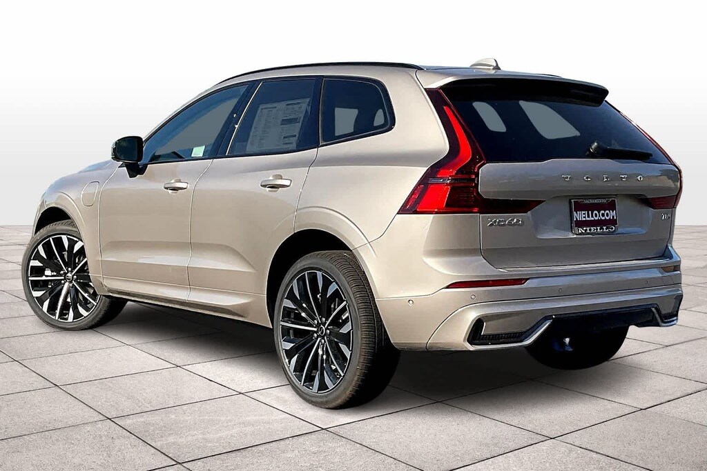 New 2026 Volvo XC60 plug-in hybrid T8 Ultra SUV