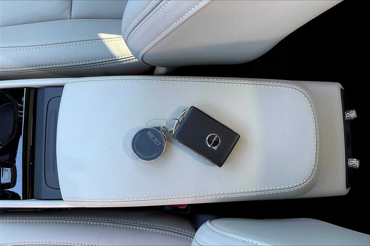 2026 Volvo XC40 Plus - Photo 34