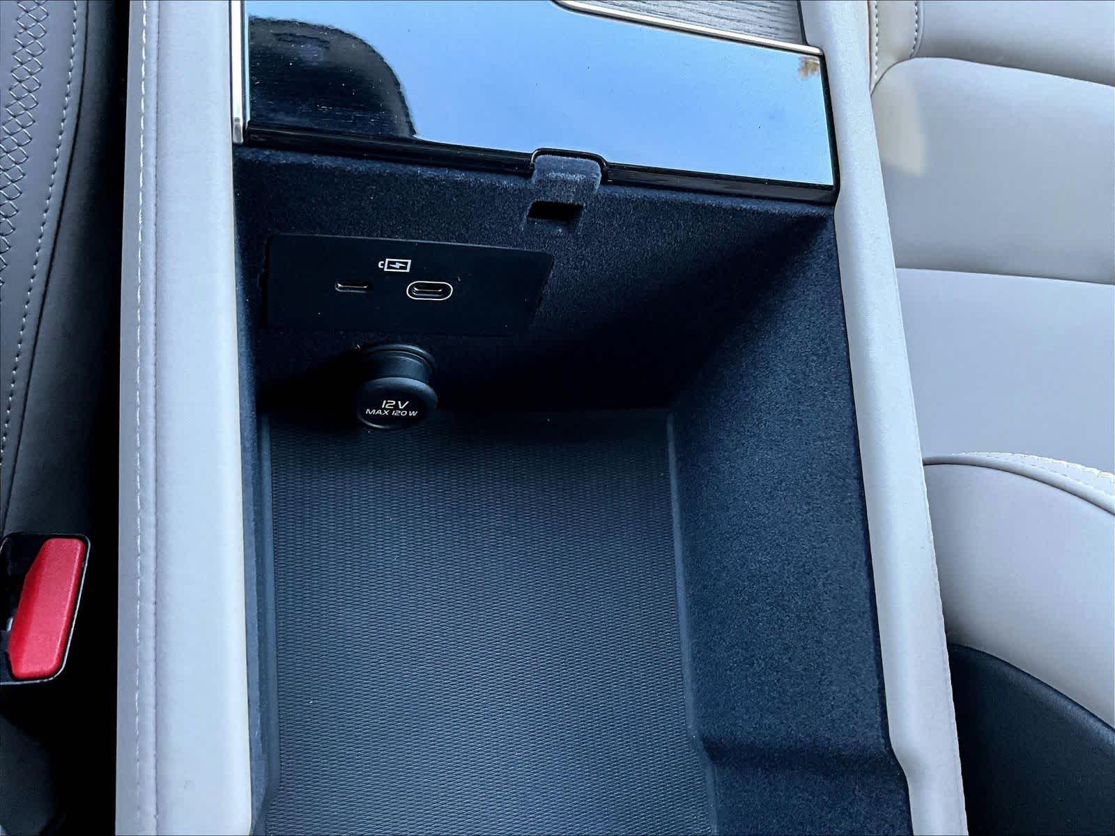 2026 Volvo XC90 Plus - Photo 36