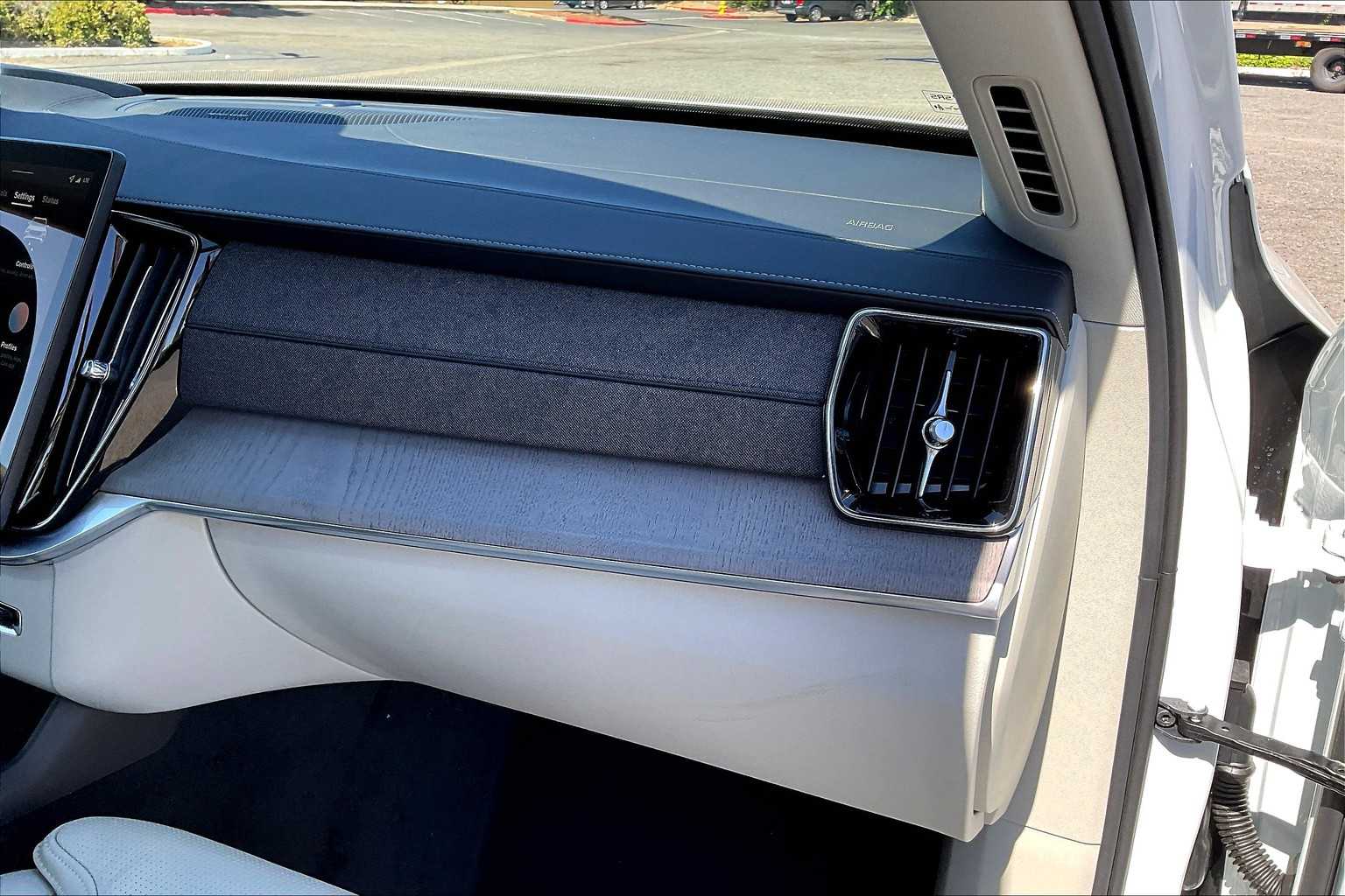 2026 Volvo XC90 Ultra - Photo 29