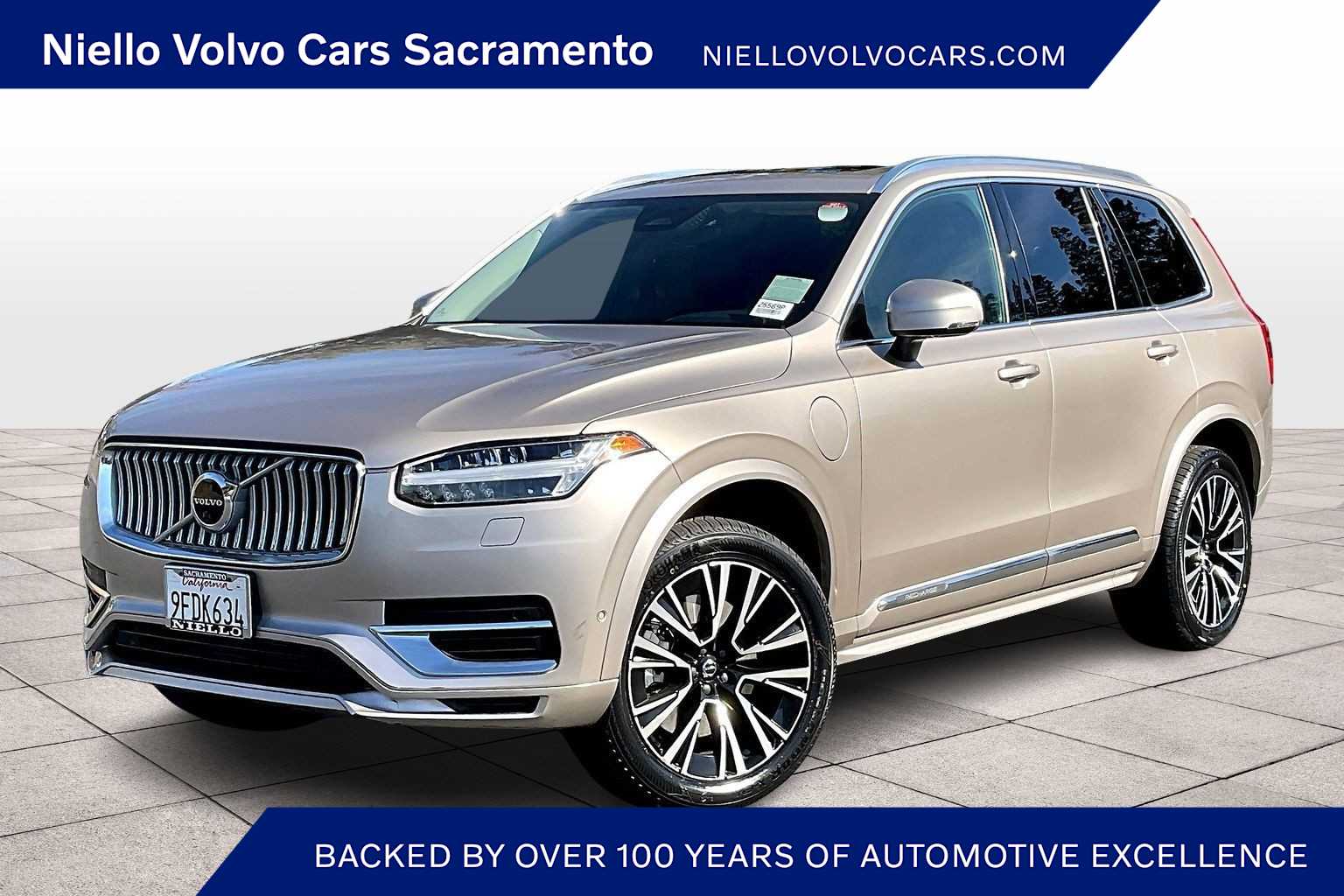 2023 Volvo XC90 Plus's photo
