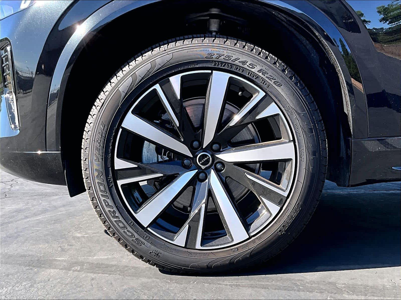 2025 Volvo XC90 Core - Photo 9