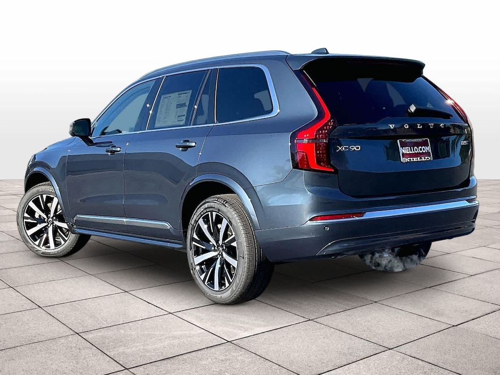 New 2026 Volvo XC90 B5 Core SUV