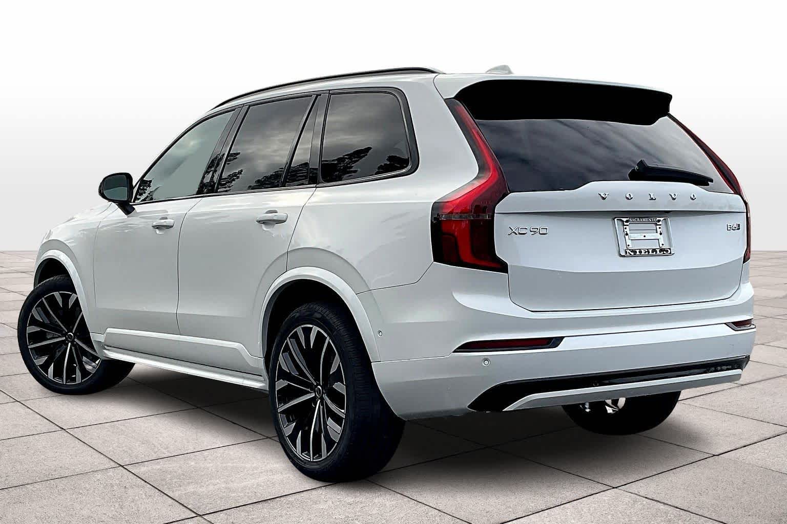 2026 Volvo XC90 photo 3
