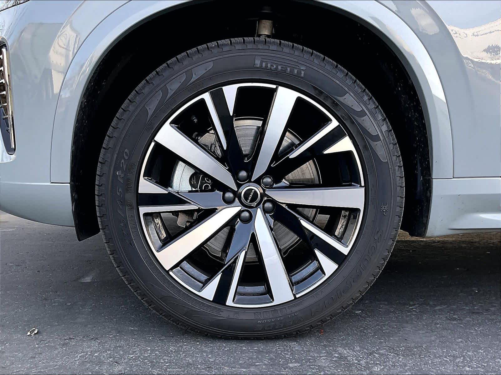 2025 Volvo XC90 Core - Photo 11