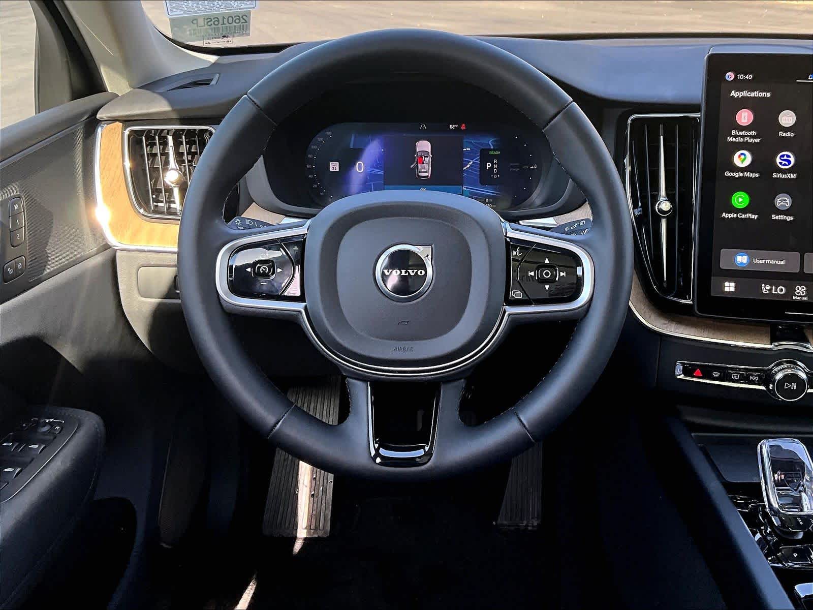 2026 Volvo XC60 Plug-In Hybrid Plus photo 5