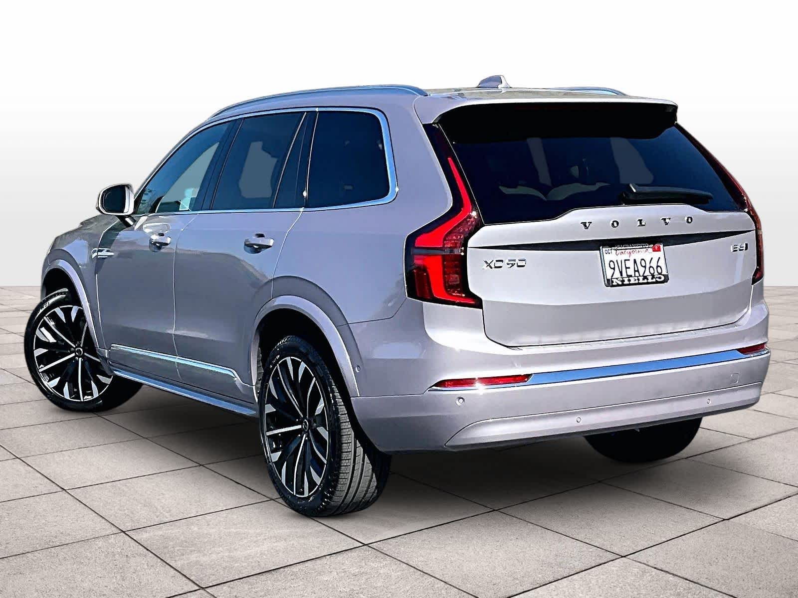 2026 Volvo XC90 Plus - Photo 14