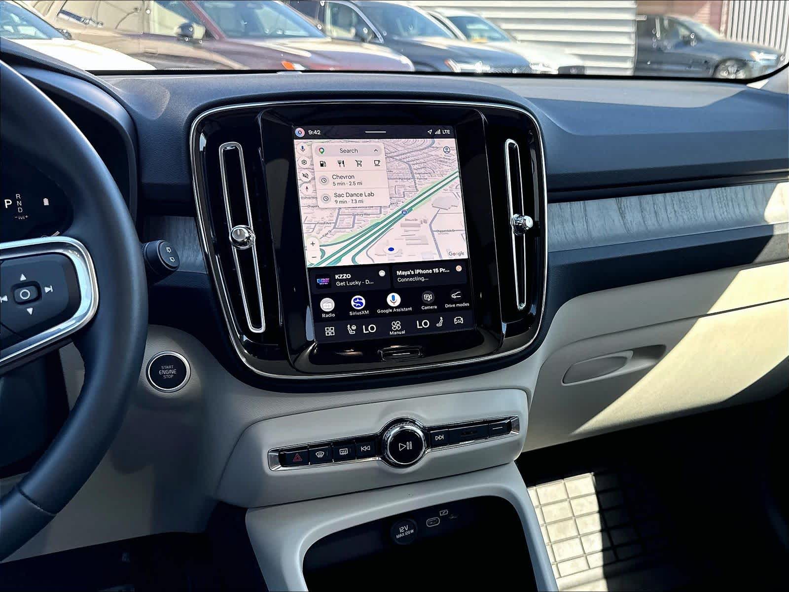 2026 Volvo XC40 Plus - Photo 8
