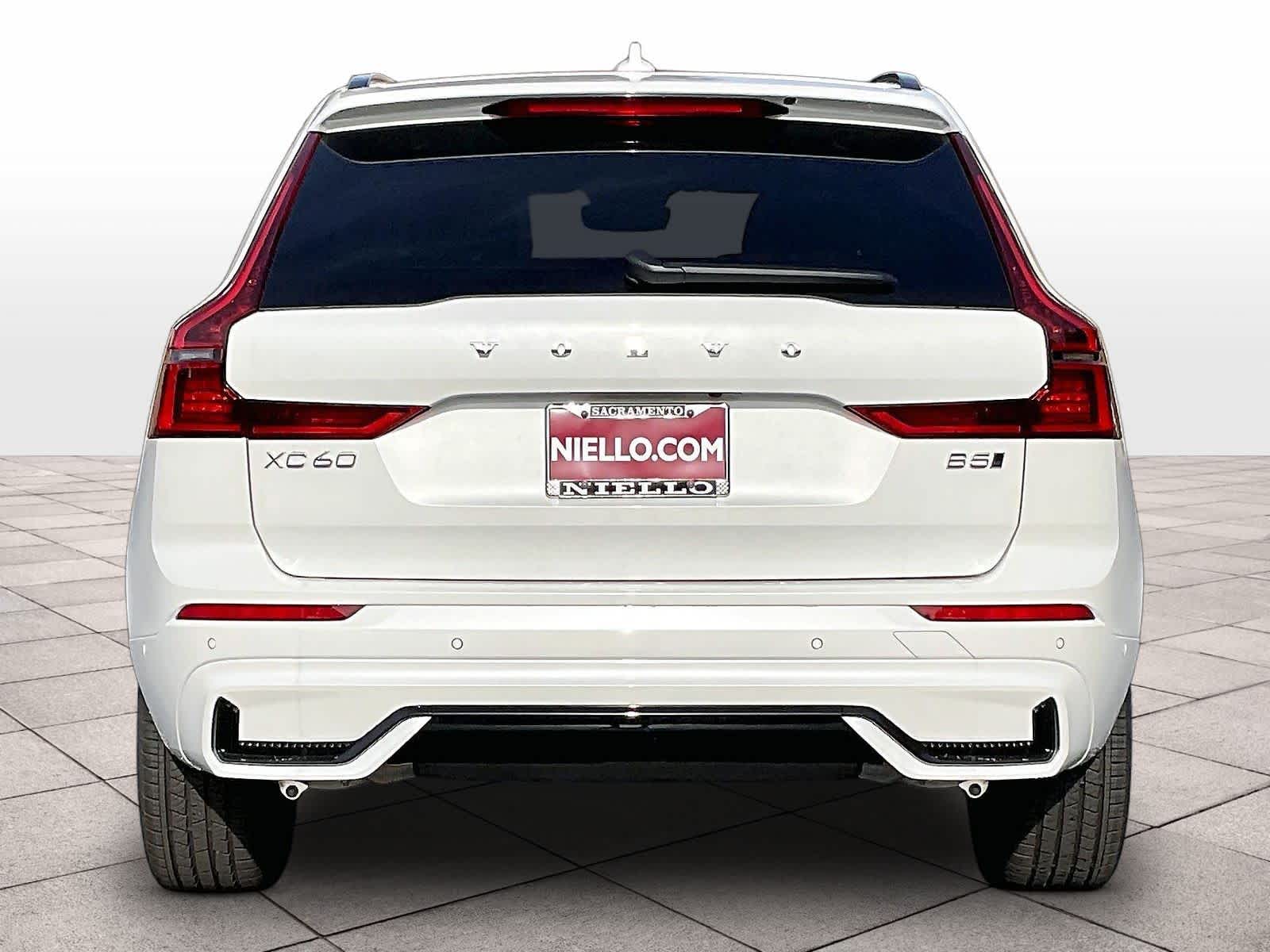 2026 Volvo XC60 B5 Plus photo 5