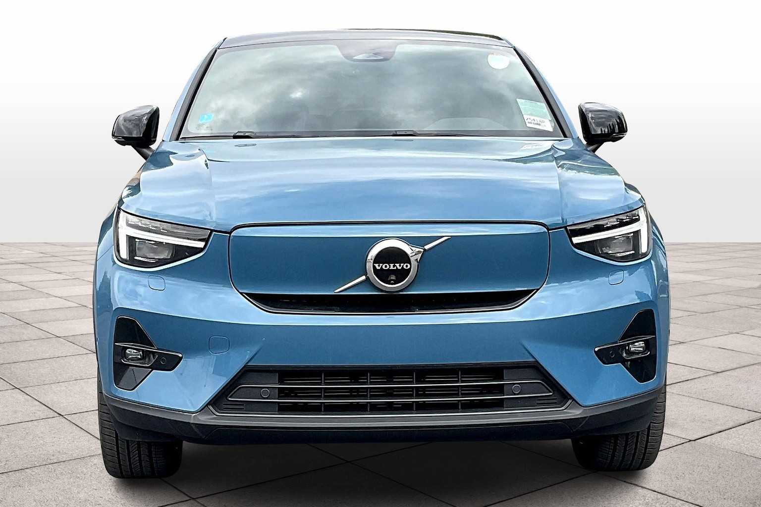 2023 Volvo C40 Recharge Ultimate photo 3