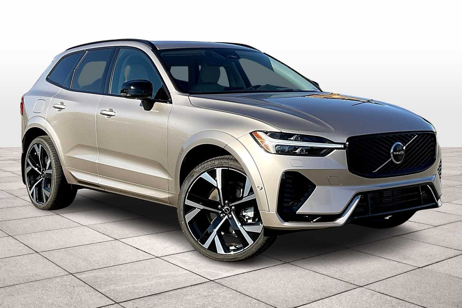 2026 Volvo XC60 T8 photo 2