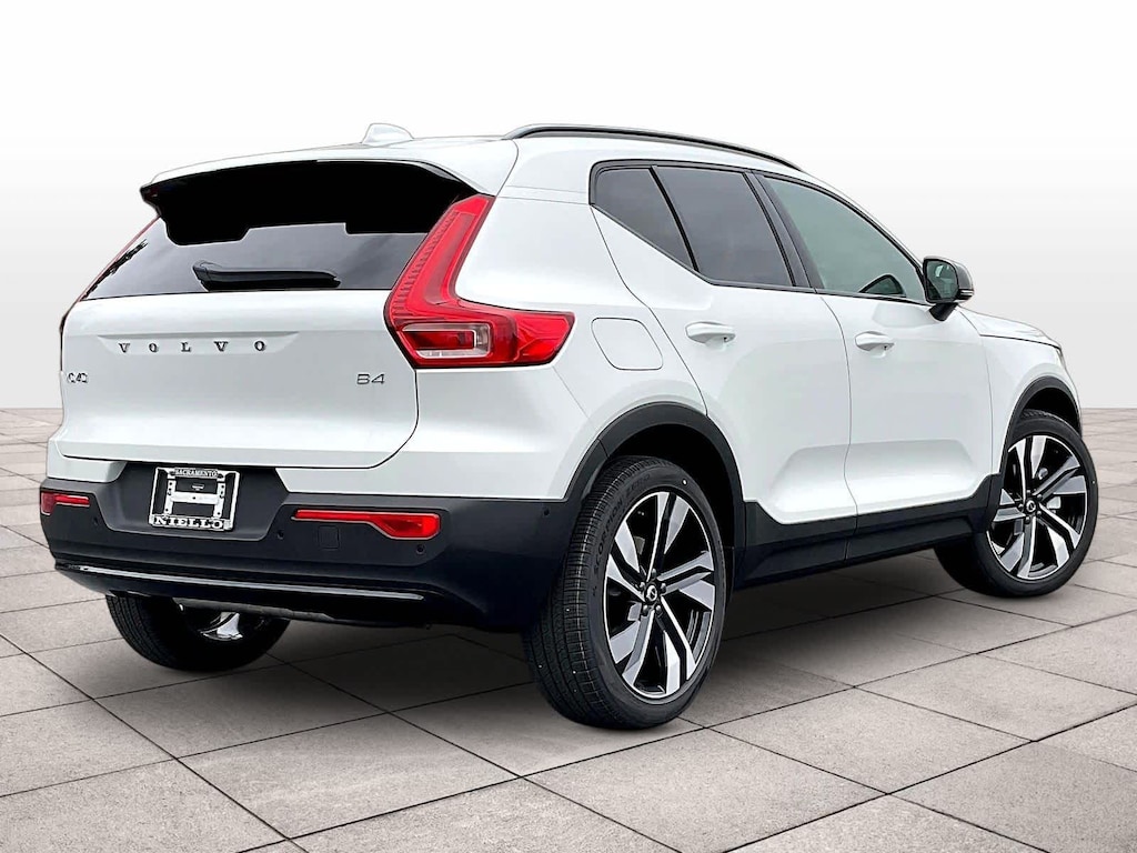 Used 2026 Volvo XC40 B4 Plus SUV