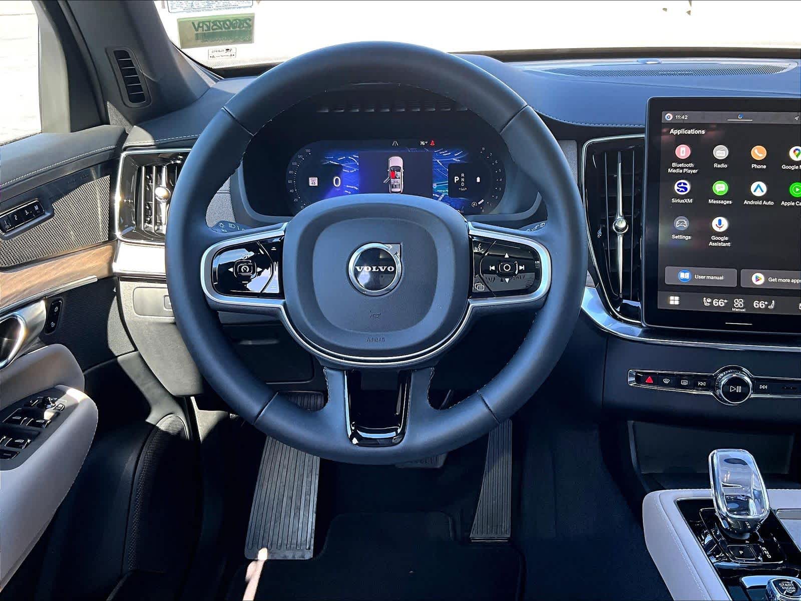 2026 Volvo XC90 Plus photo 5